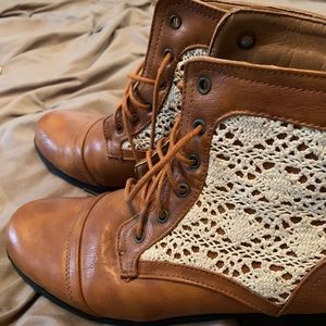 Lace boots